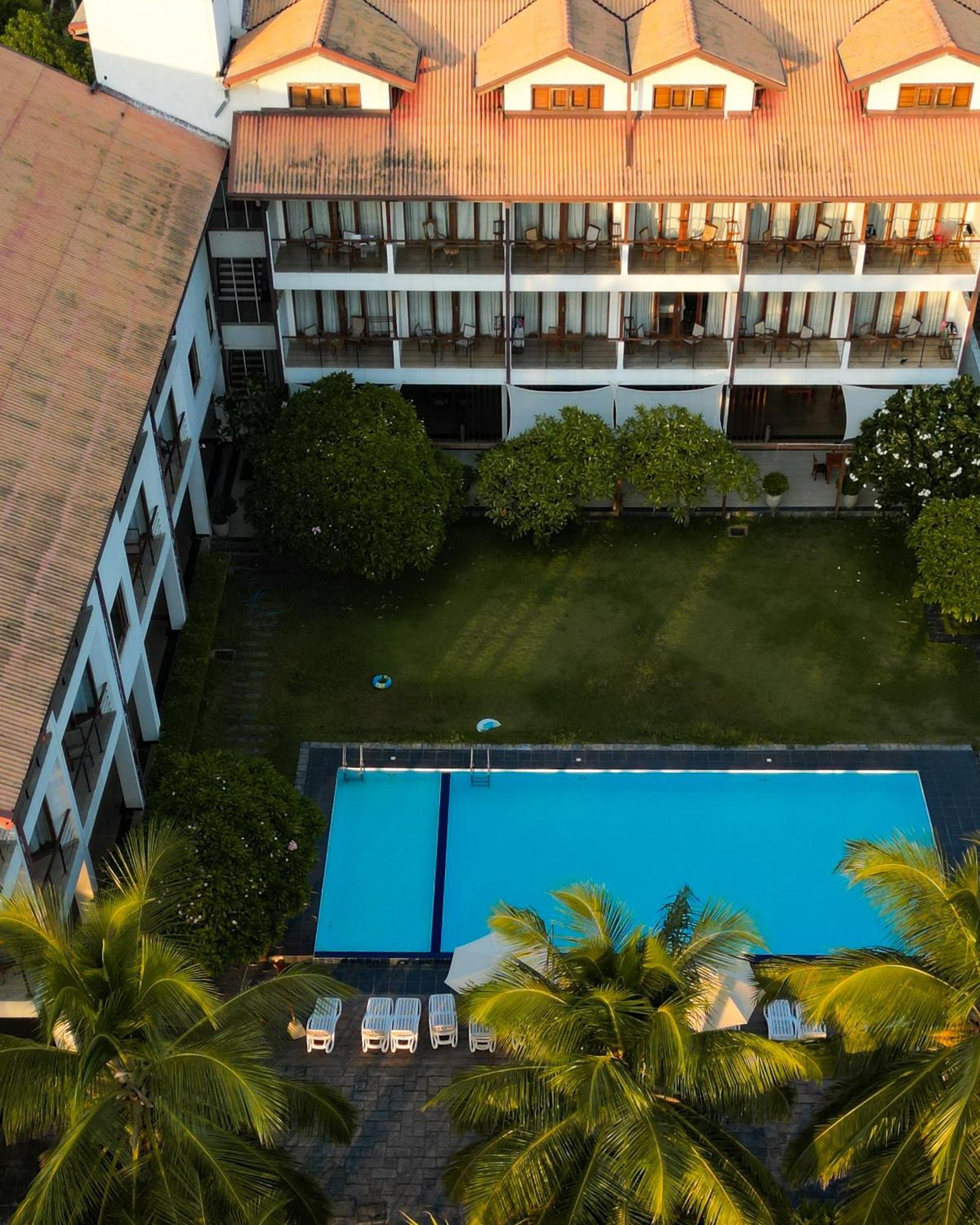 Cardamon Hotel Nilaveli Esterno foto