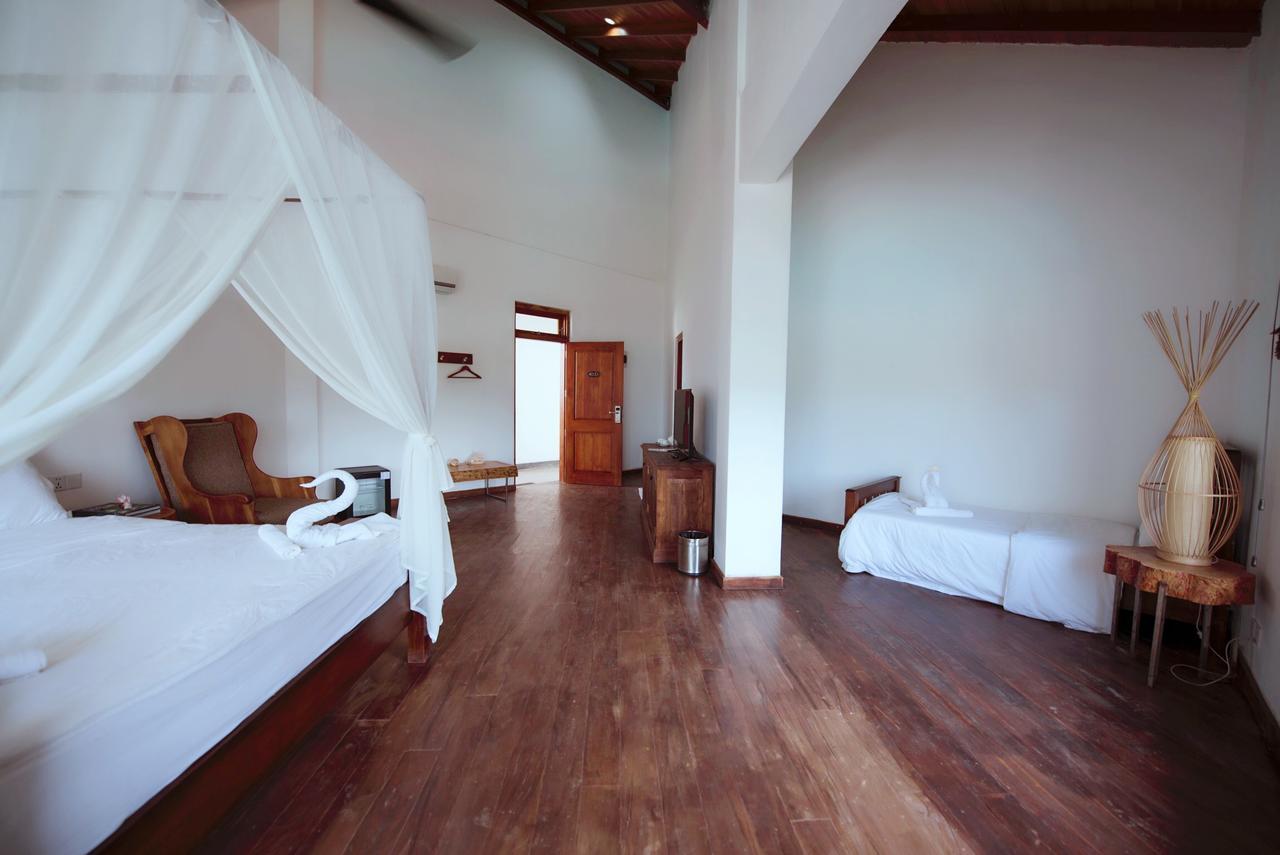 Cardamon Hotel Nilaveli Esterno foto