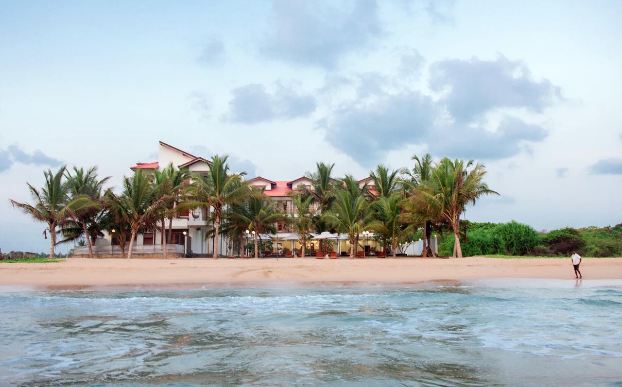 Cardamon Hotel Nilaveli Esterno foto